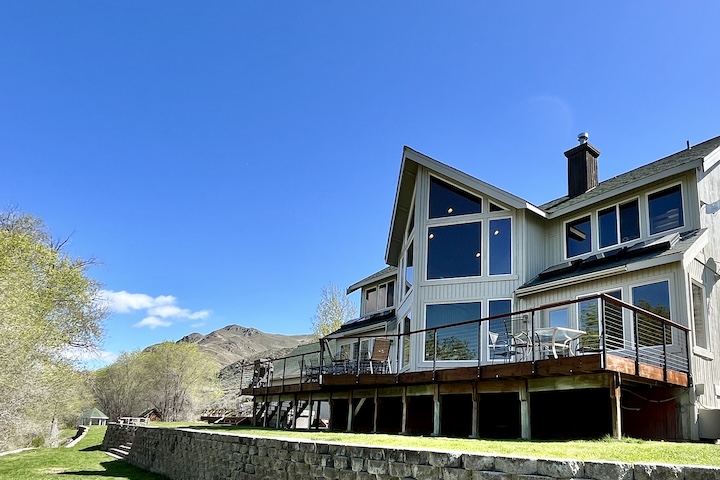 Special Property June 7-9, 2026 - 50% OFF Spring Getaway at Columbia River House