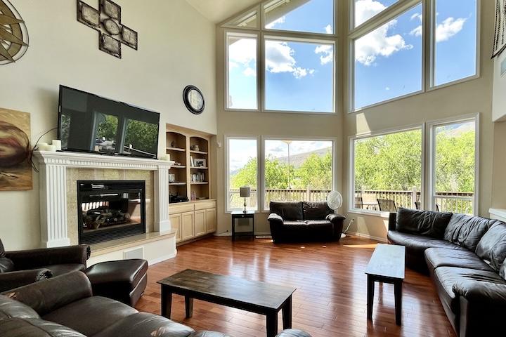 Special Property April 10-13, 2026 - 50% OFF Spring Getaway at Columbia River House